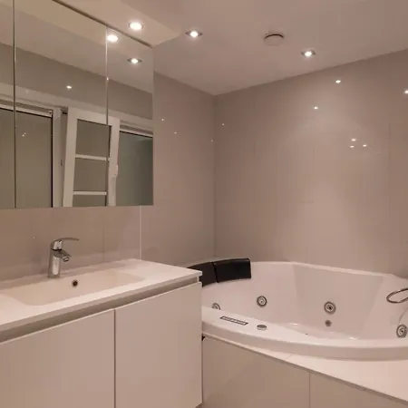 Apartment Bel Air - Luxury 2-bedroom With Sea View & Jacuzzi T48